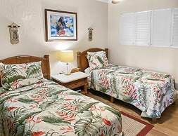 Menehune Shores #209 2 Bedroom Condo by RedAwning