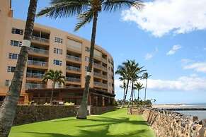 Menehune Shores #209 2 Bedroom Condo by RedAwning