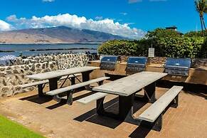 Menehune Shores #209 2 Bedroom Condo by RedAwning