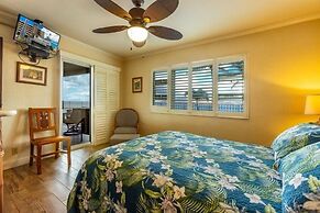 Menehune Shores #209 2 Bedroom Condo by RedAwning