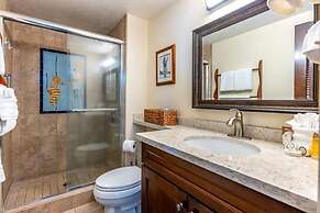 Menehune Shores #209 2 Bedroom Condo by RedAwning