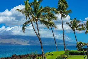 Kihei Surfside #102 1 Bedroom Condo by RedAwning