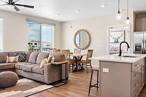 Lagoon Breeze 2 Bedroom Condo