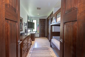 Calm and Cosy 4 Bedroom Condo