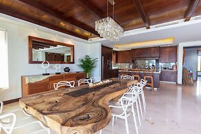 Calm and Cosy 4 Bedroom Condo