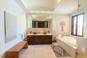 Calm and Cosy 4 Bedroom Condo