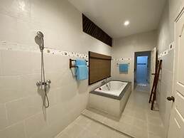 Villa Raya Private Pool Villas Resort