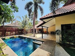 Villa Raya Private Pool Villas Resort