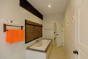 Villa Raya Private Pool Villas Resort