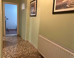 Yanni's Urban Residence