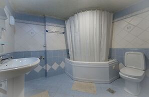 Yanni's Urban Residence