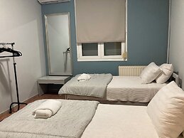 Yanni's Urban Residence