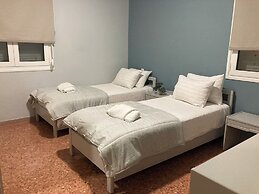 Yanni's Urban Residence