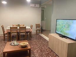 Yanni's Urban Residence