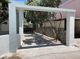 Yanni's Urban Residence