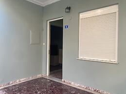 Yanni's Urban Residence