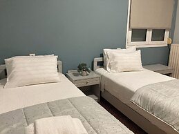 Yanni's Urban Residence