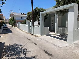 Yanni's Urban Residence