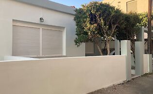 Yanni's Urban Residence