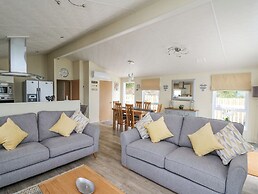 Platinum Lodge