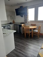 Inviting 2 Bed Apartment in Westwood ho