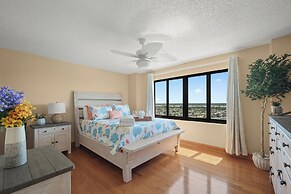 Oceanfront Penthouse #11b