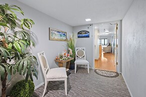 Oceanfront Penthouse #11b