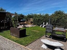 Cute and Cosy Shepard hut With Wood Fuel hot tub