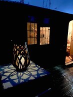 Cute and Cosy Shepard hut With Wood Fuel hot tub