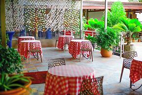 Ave Maria Hotel