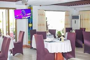 Ave Maria Hotel