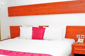 Ave Maria Hotel