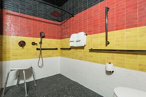 Wolfe's Moab, Adult Only Hotel