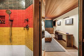 Wolfe's Moab, Adult Only Hotel