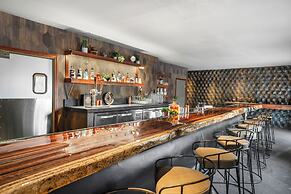 Wolfe's Moab, Adult Only Hotel