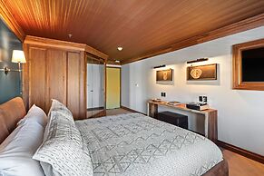 Wolfe's Moab, Adult Only Hotel