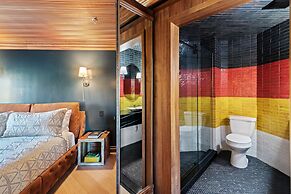 Wolfe's Moab, Adult Only Hotel