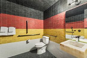 Wolfe's Moab, Adult Only Hotel