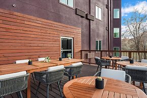 Wolfe's Moab, Adult Only Hotel