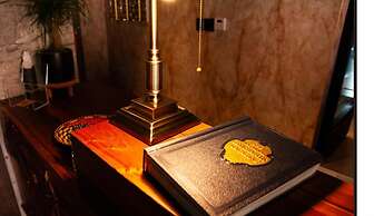 Wolfe's Moab, Adult Only Hotel