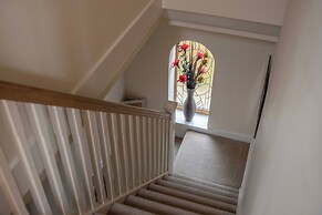 Bradley Manor