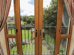 Bradley Manor