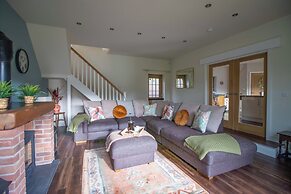 Bradley Manor