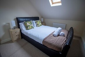 Bradley Manor
