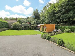 Bradley Manor