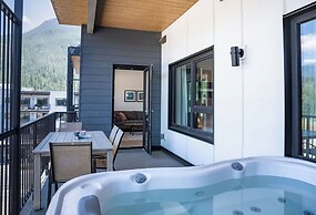 North Bowl Nook by Revelstoke Vacations
