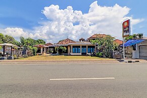 SPOT ON 92028 Hotel Surya Near Pelabuhan Gilimanuk