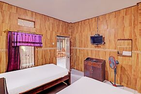 SPOT ON 92028 Hotel Surya Near Pelabuhan Gilimanuk