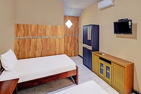 SPOT ON 92028 Hotel Surya Near Pelabuhan Gilimanuk