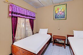 SPOT ON 92028 Hotel Surya Near Pelabuhan Gilimanuk